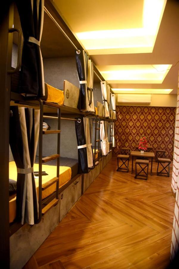 Charyana Hotel Ac Dormitory Ahmedabad Exterior foto